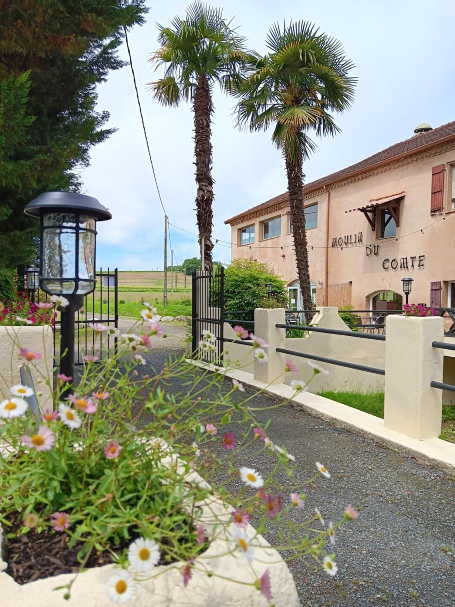 Gite Au Moulin Du Comte Bourrouillan المظهر الخارجي الصورة
